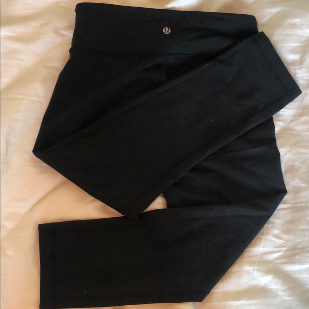 Lululemon black crop leggings